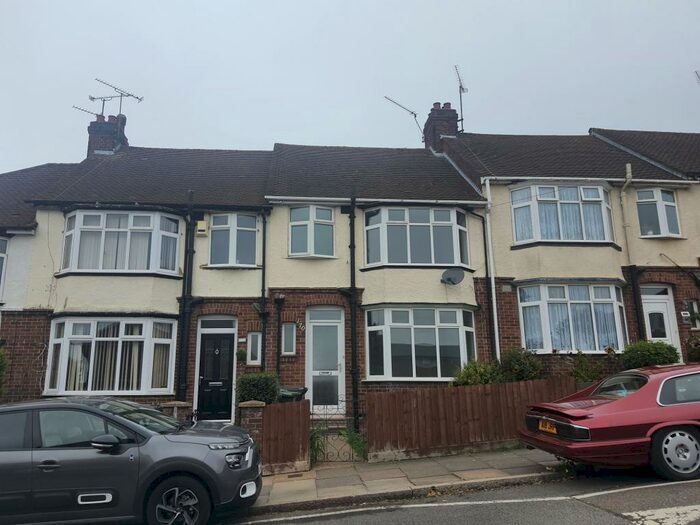 3 Bedroom Terraced House To Rent In Milton Road, Luton, LU1