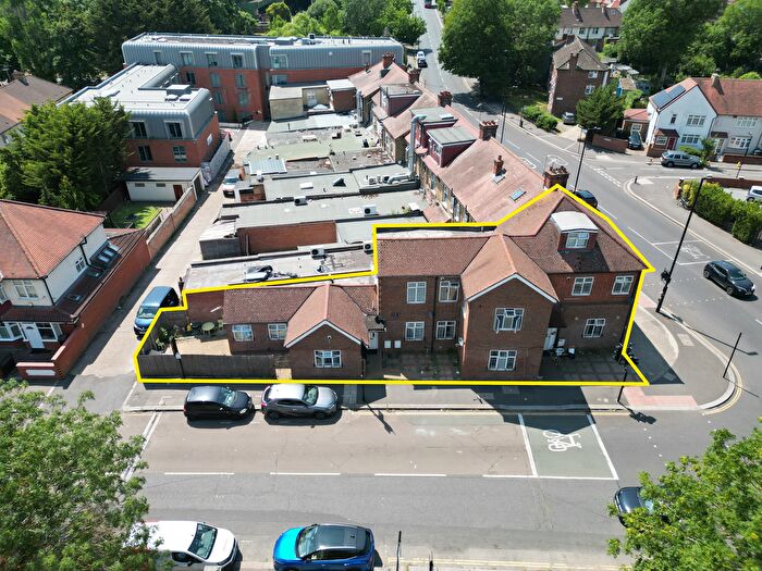 Studio For Sale In The Pavement, Popes Lane, London, W5