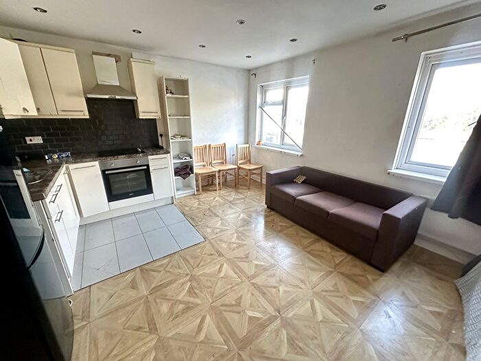 2 Bedroom Flat To Rent In Efta House, - Western Road, Southall, Greater London, UB2
