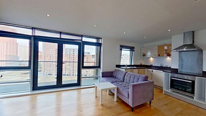 2 Bedroom Flat To Rent In Gotts Road, Leeds, LS12