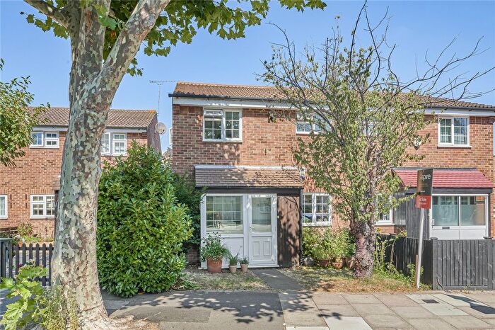1 Bedroom Terraced House For Sale In Upper Tooting Park, London, SW17
