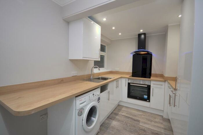 2 Bedroom Flat To Rent In Petherton Court, Kettering, NN16