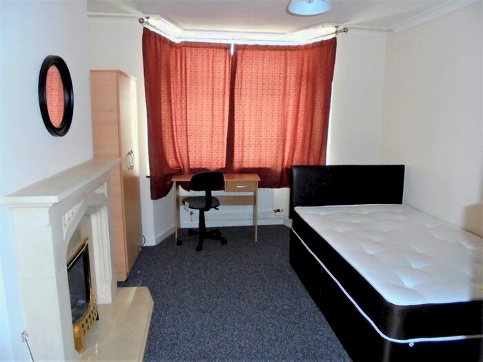 4 Bedroom Terraced House To Rent In Harris Road, Coventry, West Midlands, CV3