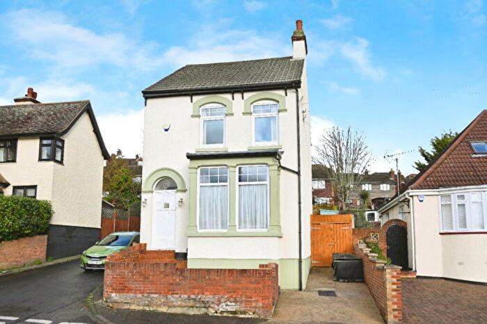 3 Bedroom Detached House For Sale In Goddington Road, Rochester, ME2