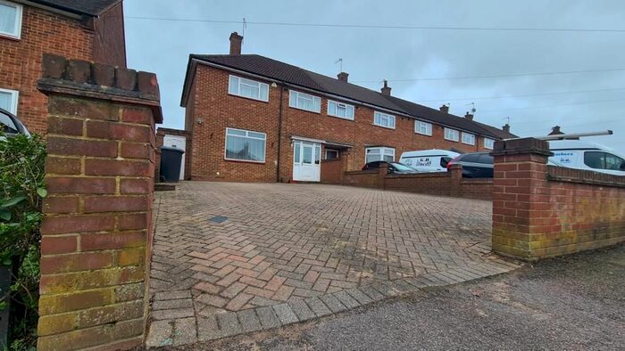 3 Bedroom Detached House To Rent In Cleveland Crescent, Borehamwood, WD6