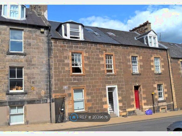 2 Bedroom Flat To Rent In Queen Street, Stirling, FK8