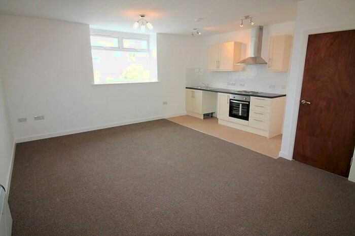 2 Bedroom Apartment To Rent In Stratton House, Havant, Hampshire, PO9