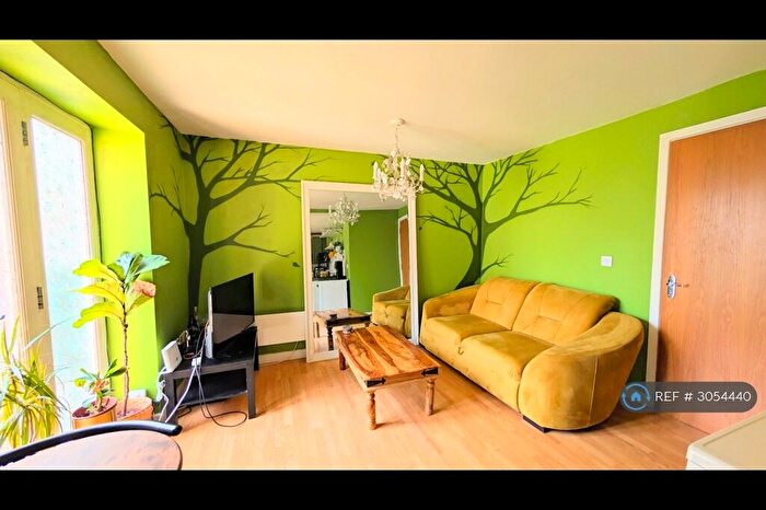 2 Bedroom Flat To Rent In Midland Mews, Bristol, BS2