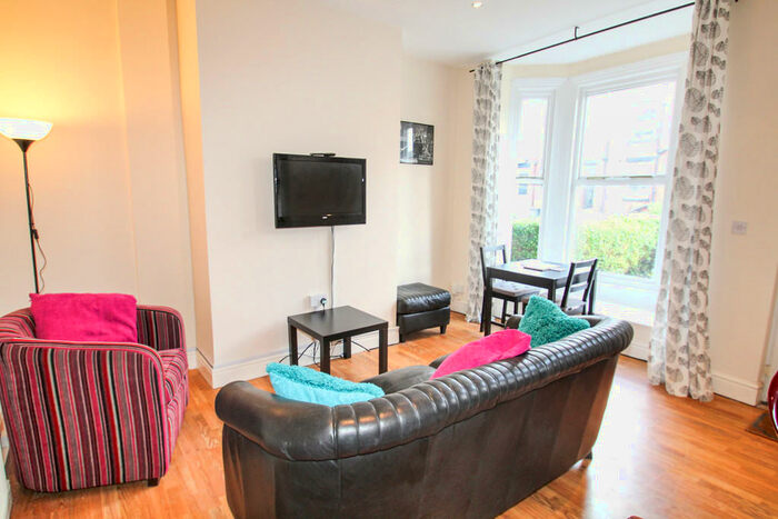 4 Bedroom Terraced House To Rent In All Bills Included - Grimthorpe Place, Headingley, LS6