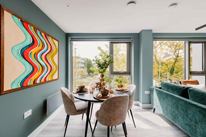 2 Bedroom Apartment To Rent In Inkwell Place, Birmingham, B16