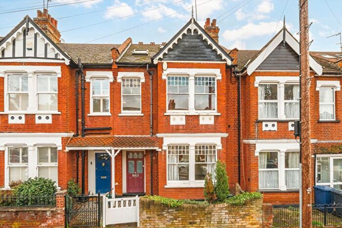 4 Bedroom Property For Sale In Lawn Gardens, Hanwell, W7