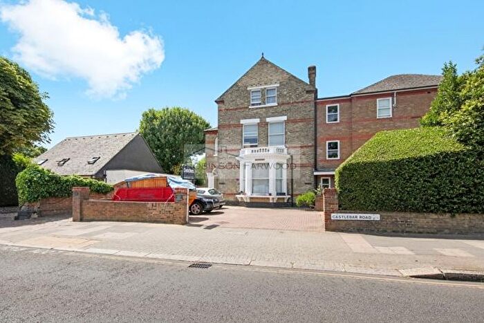 2 Bedroom Flat To Rent In Castlebar Road, London, W5