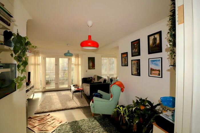 2 Bedroom Apartment To Rent In Southwell Close, Chafford Hundred, RM16