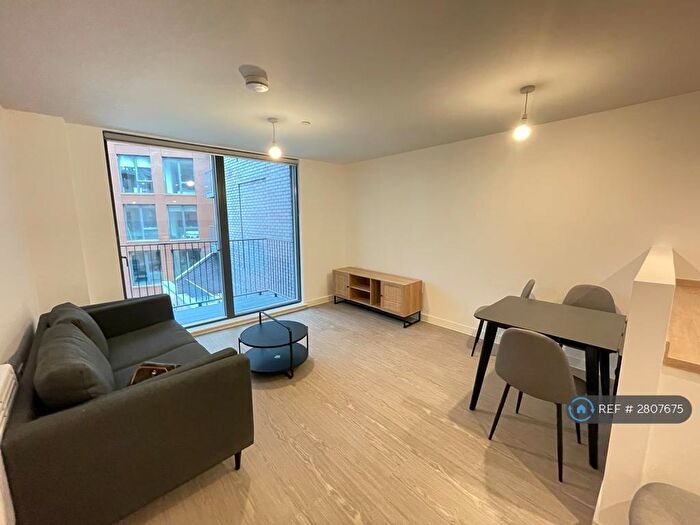 2 Bedroom Flat To Rent In Oldfield Road, Salford, M5