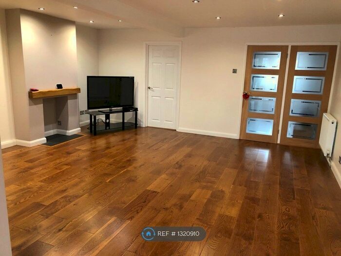 3 Bedroom Terraced House To Rent In Saunders Close, Crawley RH10