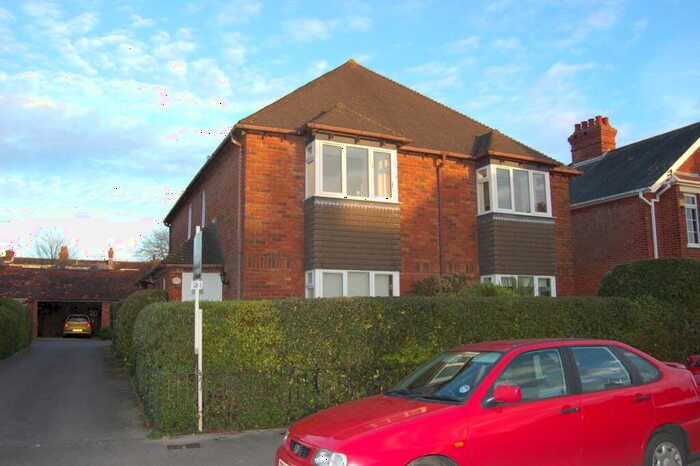 1 Bedroom Cluster House To Rent In Eastern Road, Lymington, Hampshire, SO41