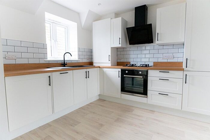 1 Bedroom Flat To Rent In East Street, Chard, TA20