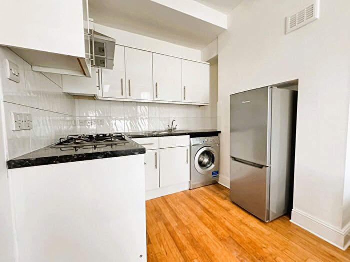 1 Bedroom Flat To Rent In Pathfield Road, Streatham Common, SW16