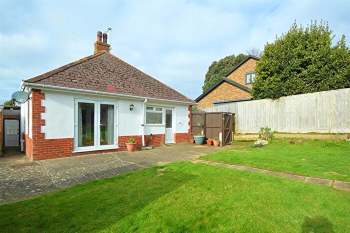 2 Bedroom Detached Bungalow For Sale In Short Walk To Cliff Path * Lake, PO36