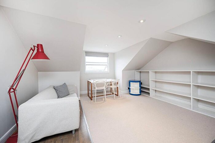 1 Bedroom Flat To Rent In Hackney Road, Bethnal Green, London, E2