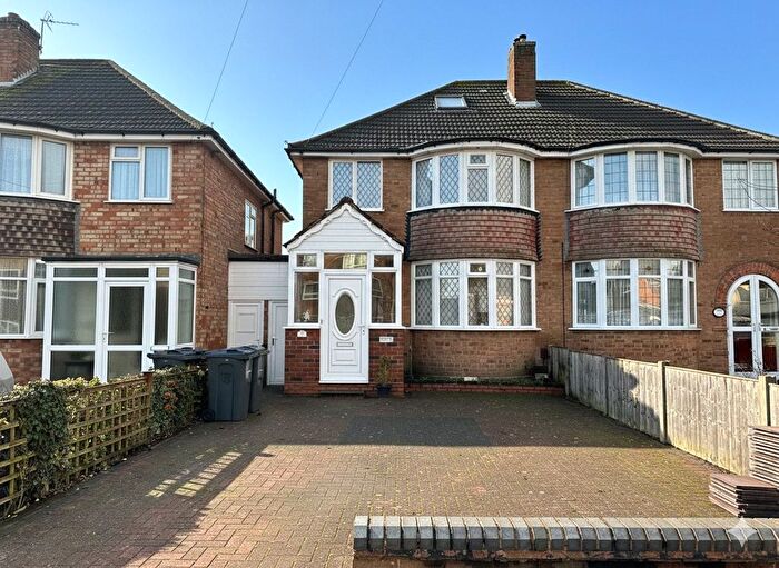 4 Bedroom Semi-Detached House For Sale In Rosemary Road, Birmingham, West Midlands, B33