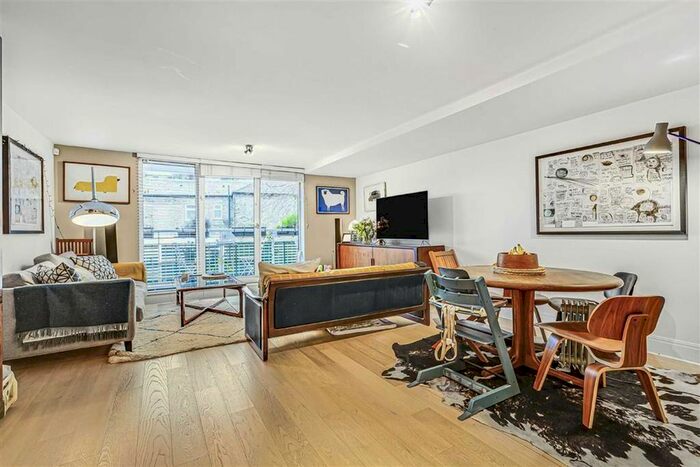 2 Bedroom Property To Rent In Vineyard Path, London, SW14