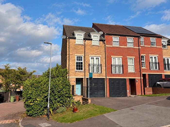 3 Bedroom House To Rent In Windhill Rise, Woolley Grange, Barnsley, West Yorkshire, S75