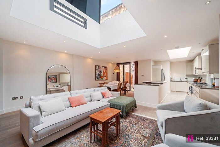 2 Bedroom Semi-Detached House To Rent In Western Lane, London, SW12