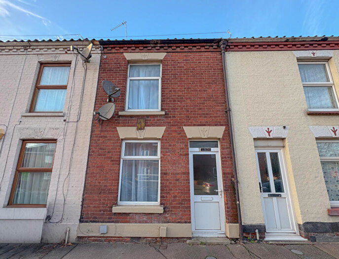 2 Bedroom Terraced House For Sale In Sprowston Road, Norwich, Norfolk, NR3