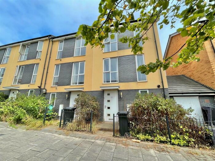 3 Bedroom Terraced House To Rent In Charlton Boulevard, Patchway, BS34