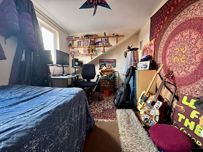 3 Bedroom Maisonette For Sale In Gloucester Road, Bristol, BS7