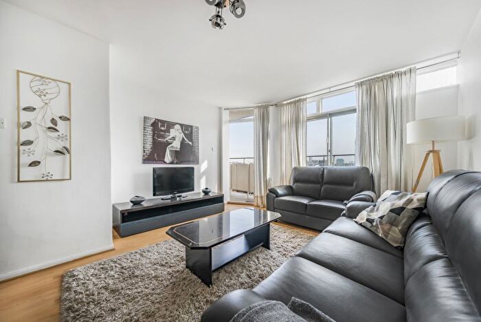 2 Bedroom Flat To Rent In Notting Hill Gate, London, W11