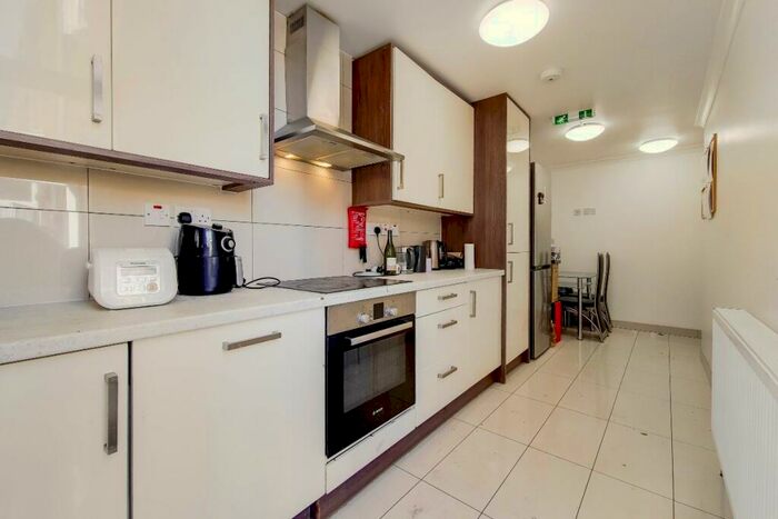 5 Bedroom Terraced House To Rent In Staveley Close, N7