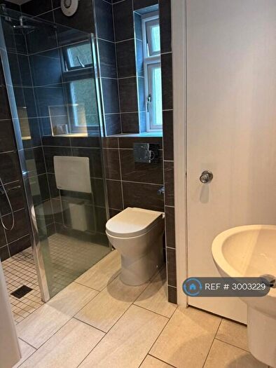 3 Bedroom Flat To Rent In Merchiston Gardens, Edinburgh, EH10