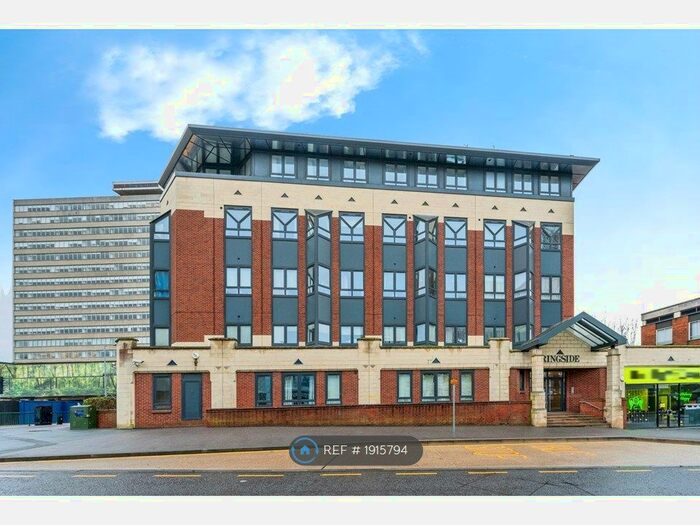 2 Bedroom Flat To Rent In High Street, Bracknell, RG12