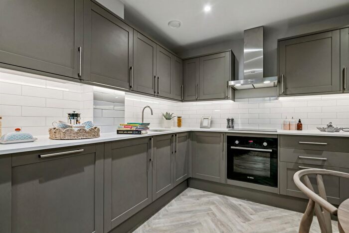 2 Bedroom Flat For Sale In Fallsbrook Road, London, SW16