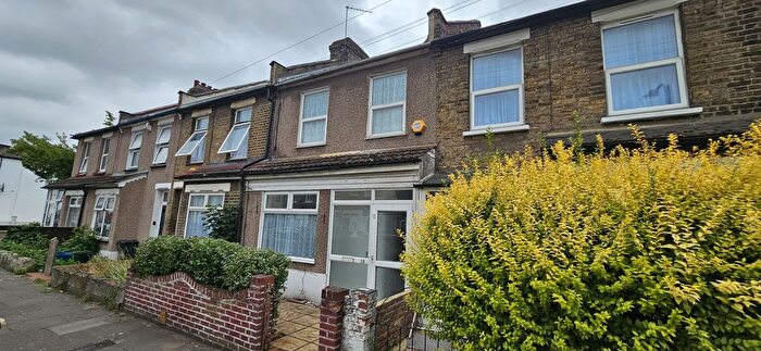 2 Bedroom Terraced House To Rent In Ilford, IG1