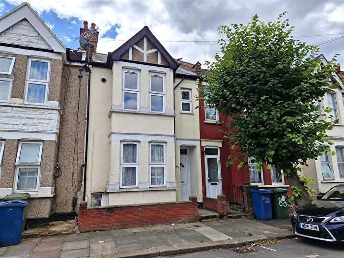 4 Bedroom Flat For Sale In Herga Road, Wealdstone, HA3