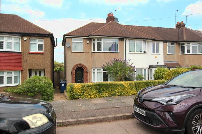 3 Bedroom End Of Terrace House To Rent In Derwent Avenue, East Barnet, EN4