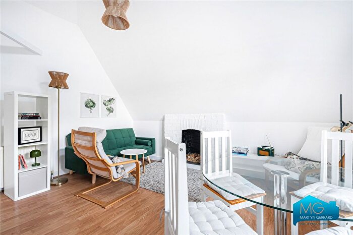 1 Bedroom Flat To Rent In Station Road, London, N3