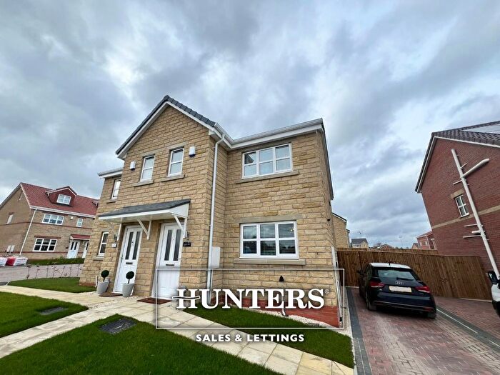 3 Bedroom Semi Detached House To Rent In Shepherds Way, Knottingley, WF11