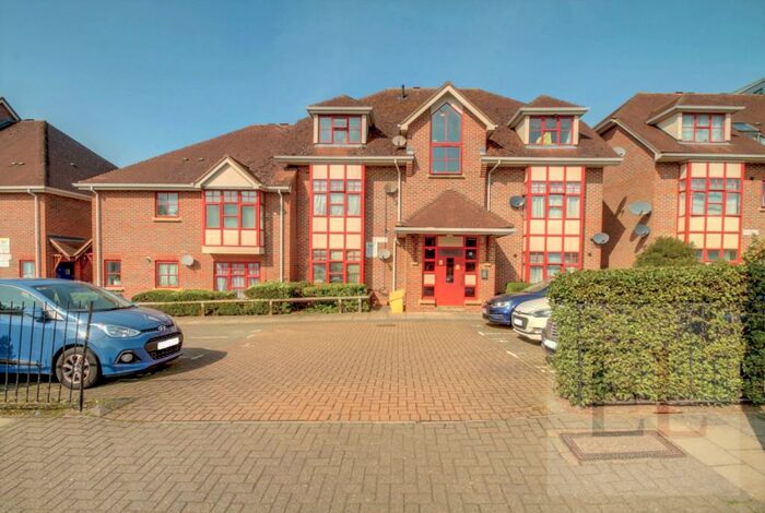 2 Bedroom Apartment To Rent In Union Road, Wembley, Greater London, HA0