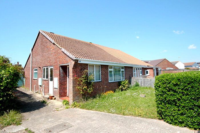 2 Bedroom Semi-Detached Bungalow For Sale In Swallow Drive, Milford On Sea, SO41