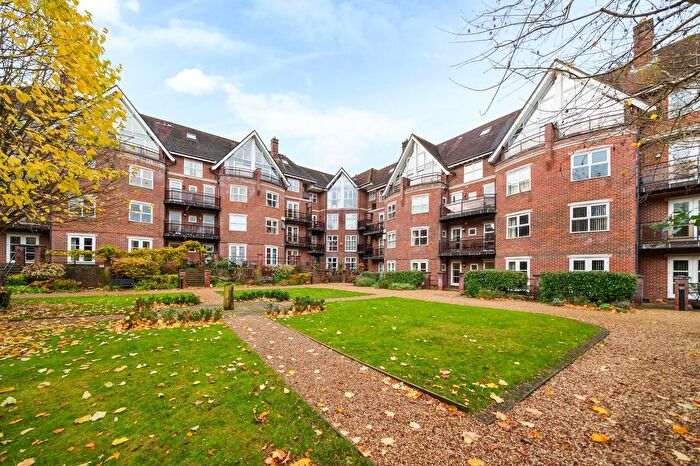2 Bedroom Flat To Rent In Marston Gate, Winchester, SO23