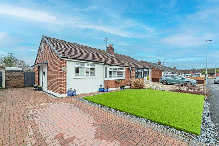 2 Bedroom Semi-Detached Bungalow For Sale In Mobberley Close, Thelwall, Warrington, WA4