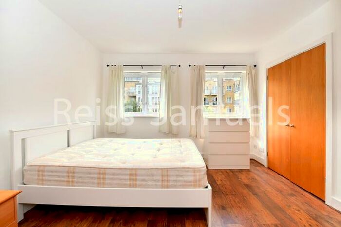 5 Bedroom Town House To Rent In Ferry Street, Isle Of Dogs, Canary Wharf, Docklands, E14