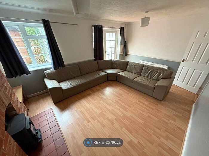 3 Bedroom Semi-detached House To Rent In Alkham Road, Maidstone, ME14