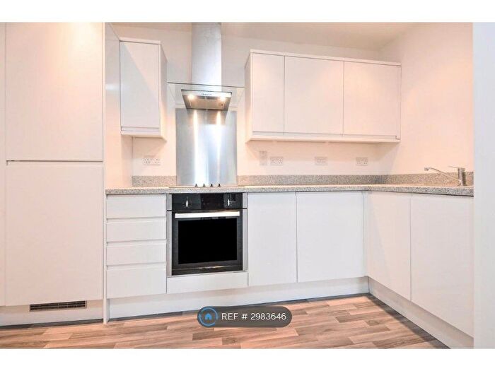 1 Bedroom Flat To Rent In The Elms, Luton, LU1