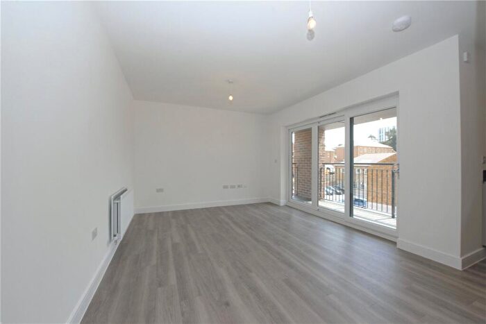 2 Bedroom Flat To Rent In Mill Lane, Maidstone, ME14