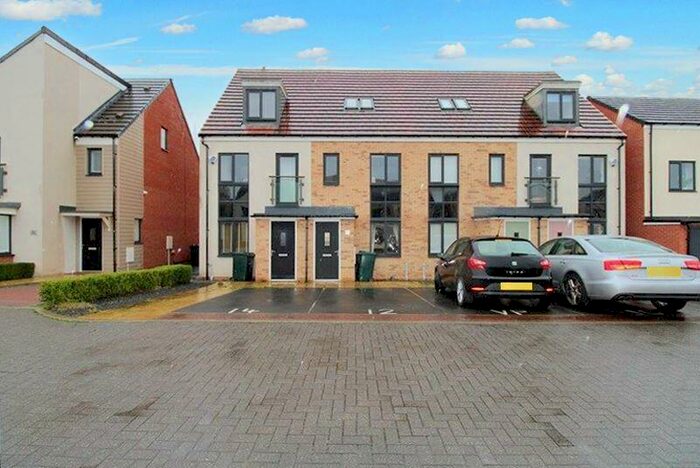 3 Bedroom Town House To Rent In Iveston Avenue, Great Park, Newcastle Upon Tyne, Tyne And Wear, NE13